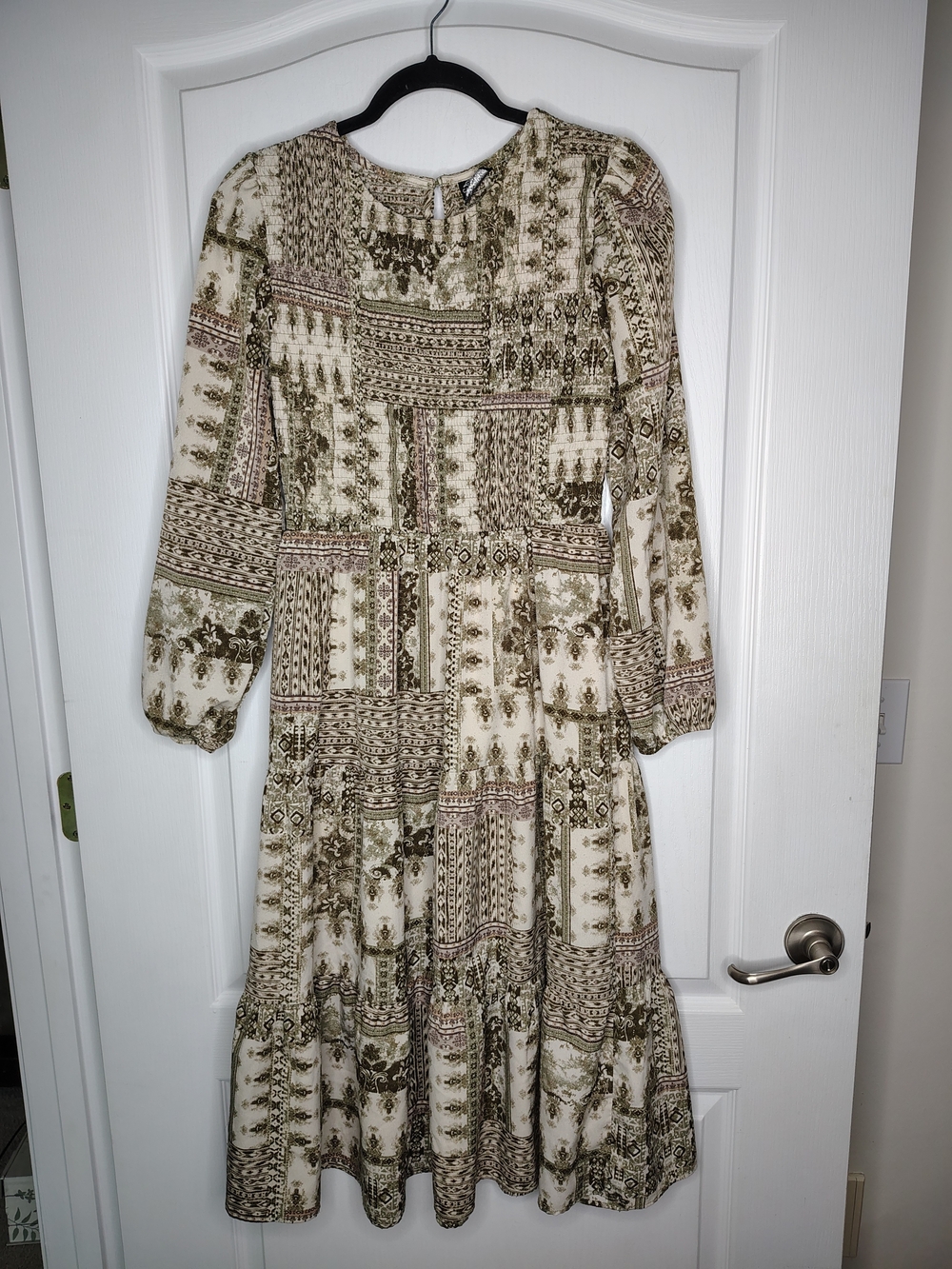 Long Sleeve Tiered Midi Dress in Cream & Olive